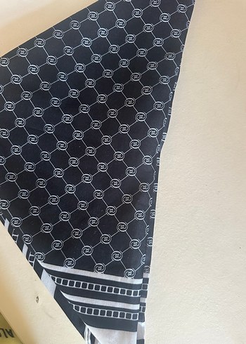 Beden siyah Renk Siyah Zincir Detaylı Kadın İpek Eşarp