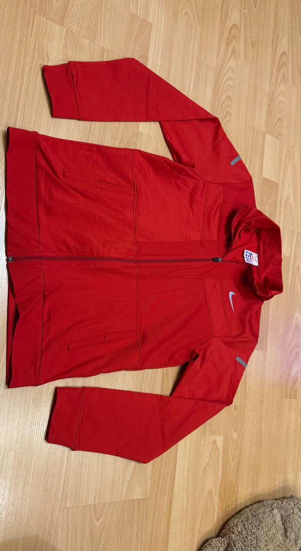 Kırmızı Üst ve Siyah Alt Eşofman Takımı - Görsel 2