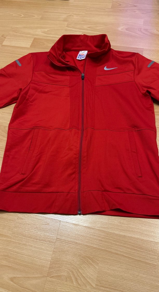 Kırmızı Üst ve Siyah Alt Eşofman Takımı - Görsel 5