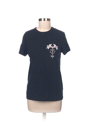 Diğer T-shirt %70 İndirimli.
