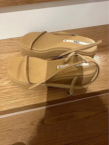 36 Beden ten rengi Renk Zara platform düz topuklu sandalet