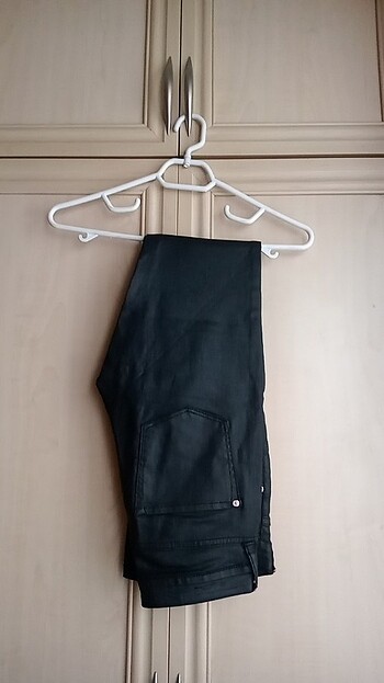 Mango Deri Görünümlü Pantalon