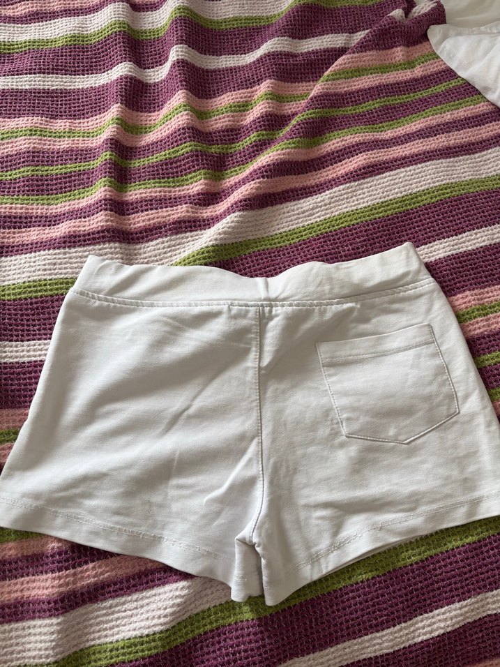 Beyaz Mini Spor Şort Elastik Bel - Görsel 2