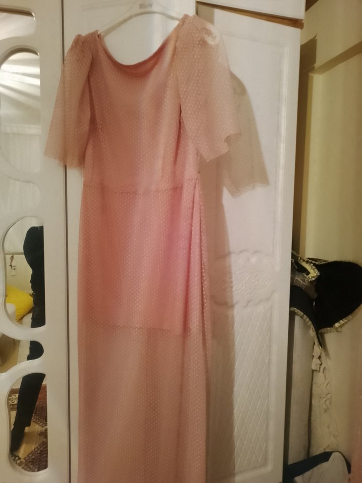 Bej V Yakalı Uzun Kadın Elbise - Görsel 2