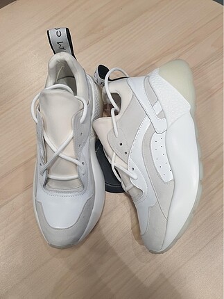 Stella Mccartney