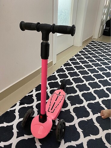 Pembe scooter