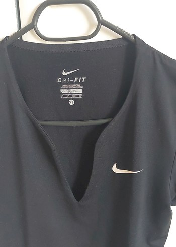 Nike V Yaka Kadın Spor Tişörtü - Görsel 2