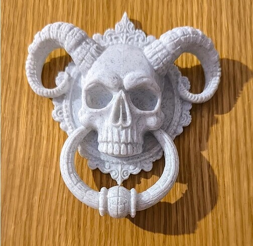 Diğer Gotik Boynuzlu İskelet Kapı Dekoru