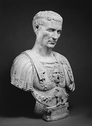 Julius Sezar Heykeli Dekor