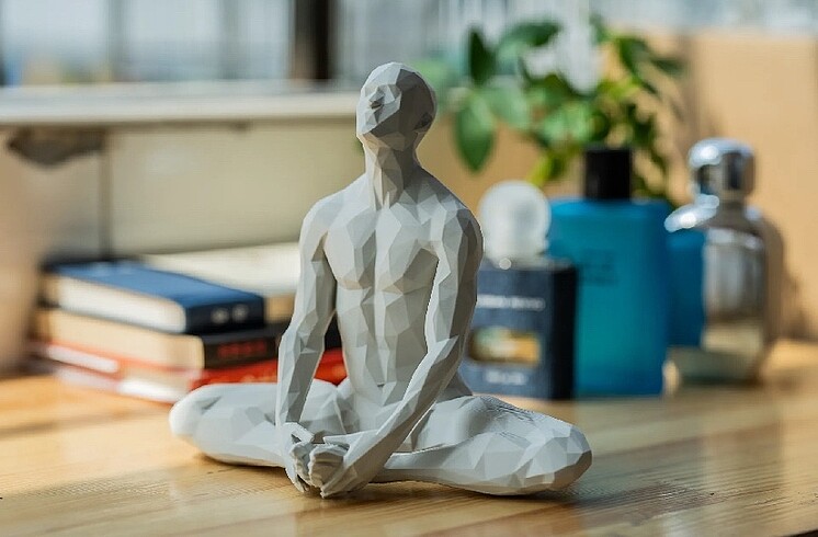 Diğer Meditasyon Yapan Adam 6 Farklı Biblo