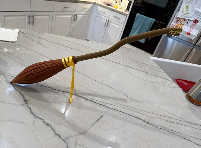 Harry Potter'ın Süpürgesi Nimbus 2000