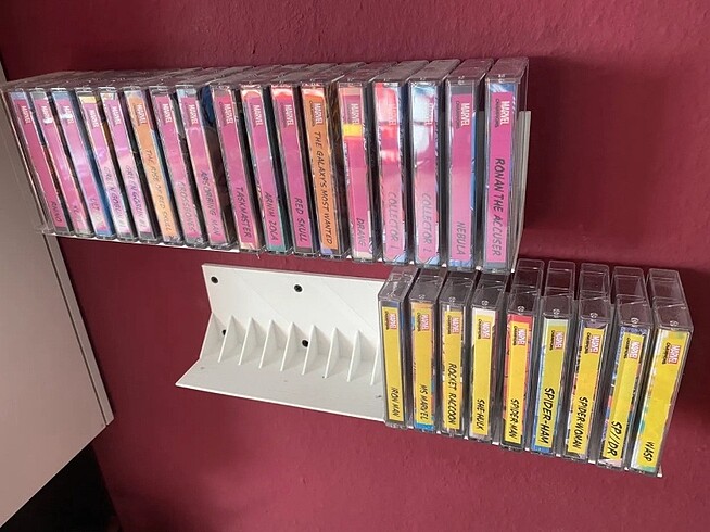 Retro 9'lu Kaset Rafı