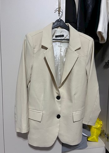 Bej Düğmeli Kadın Blazer Ceket