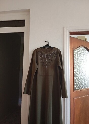 Diğer Yeni boncuklu gündelik çok hafif bir elbise haki yeşili