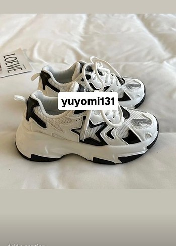 Beyaz Gri Baskılı Bağcıklı Kadın Sneakers