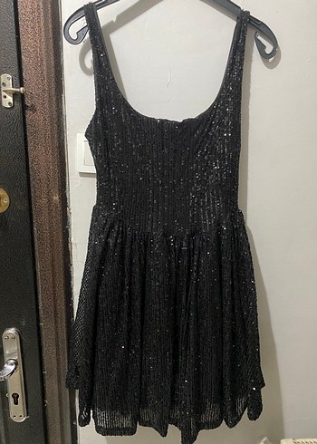 Siyah Parlak Pilili Midi Elbise - Görsel 2