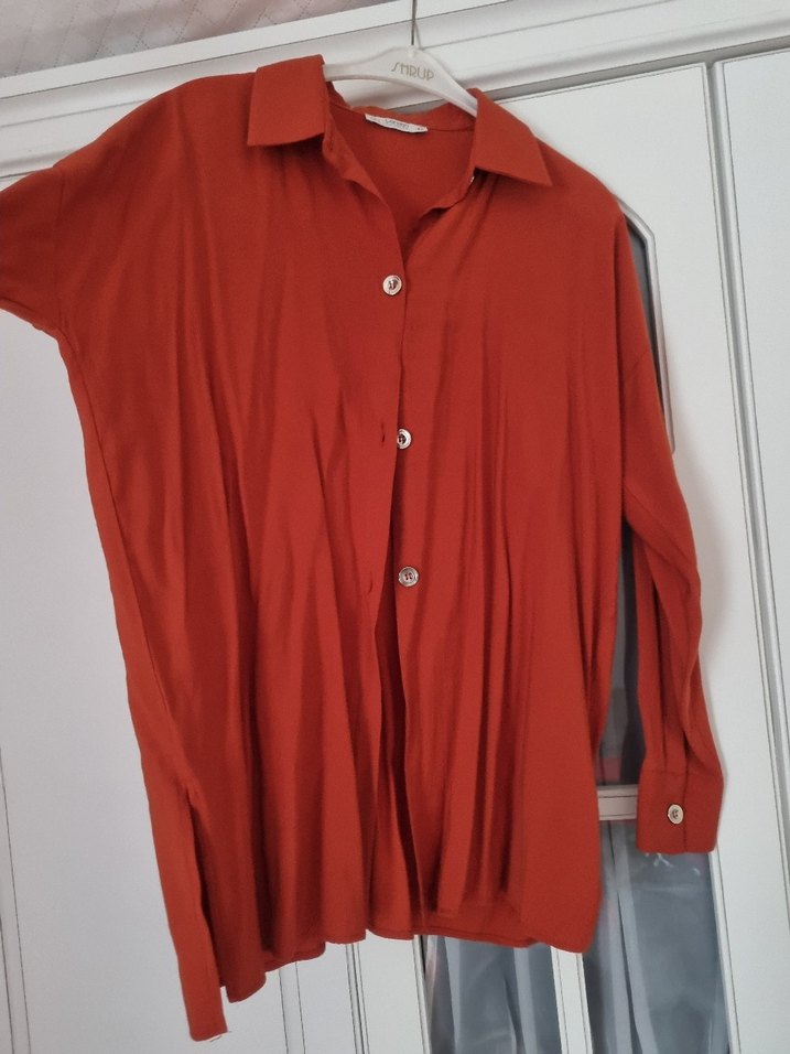 Düğmeli Kiremit Rengi Kadın Gömlek - Görsel 2