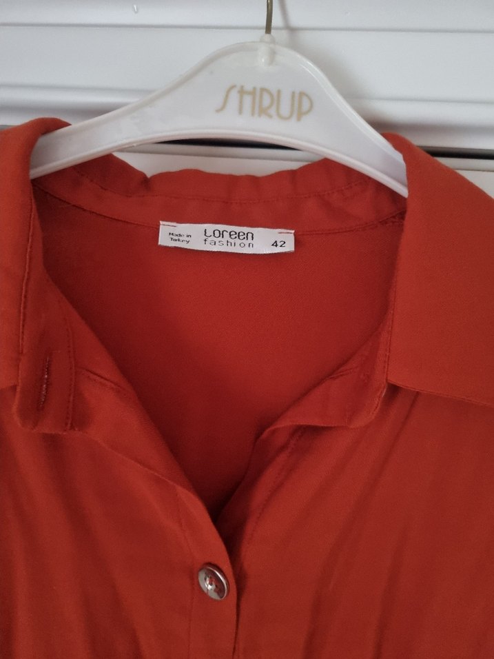 Düğmeli Kiremit Rengi Kadın Gömlek - Görsel 3