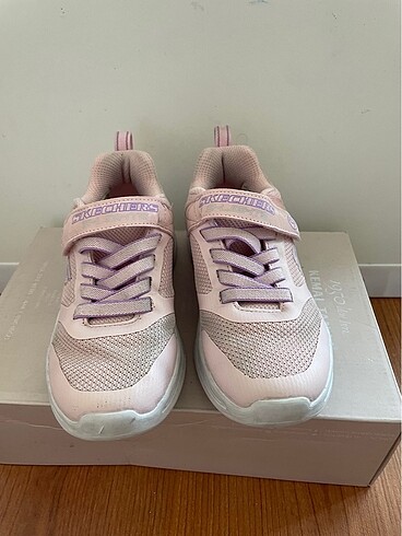 29 Beden Skechers 29 numara ışıklı spor ayakkabı