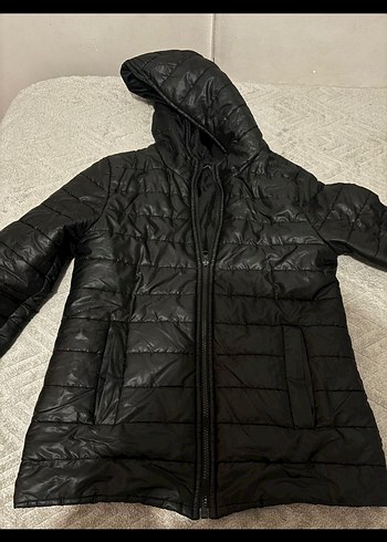 Trendyol & Milla Siyah Kapusonlu Fermuarli Kadin Mont