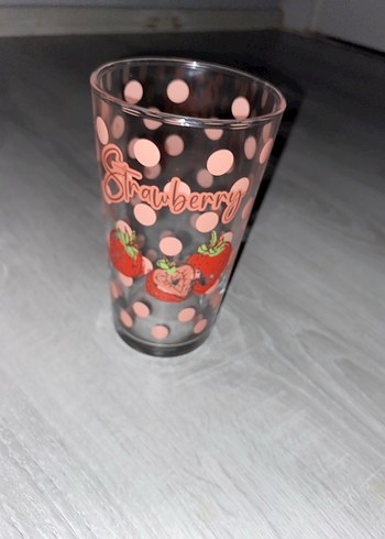 Pembe Puantiyeli Çilek Desenli Bardak - Görsel 4