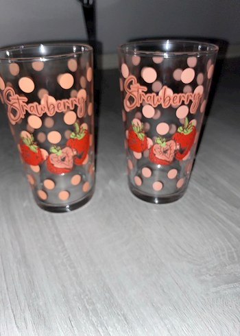 Pembe Puantiyeli Çilek Desenli Bardak - Görsel 3