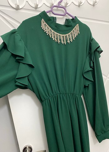 Zincir Detaylı Yeşil Uzun Abiye Elbise - Görsel 3