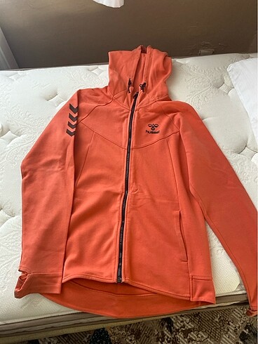 Hummel eşofman üstü