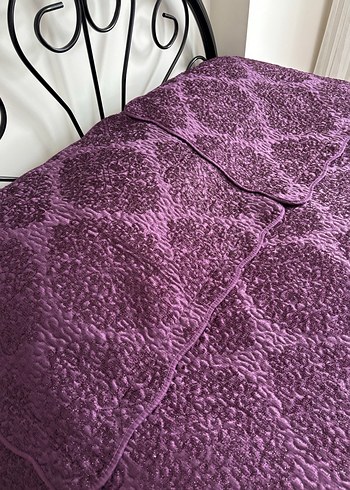 Koyu Mor Desenli Yatak Örtüsü - Görsel 4