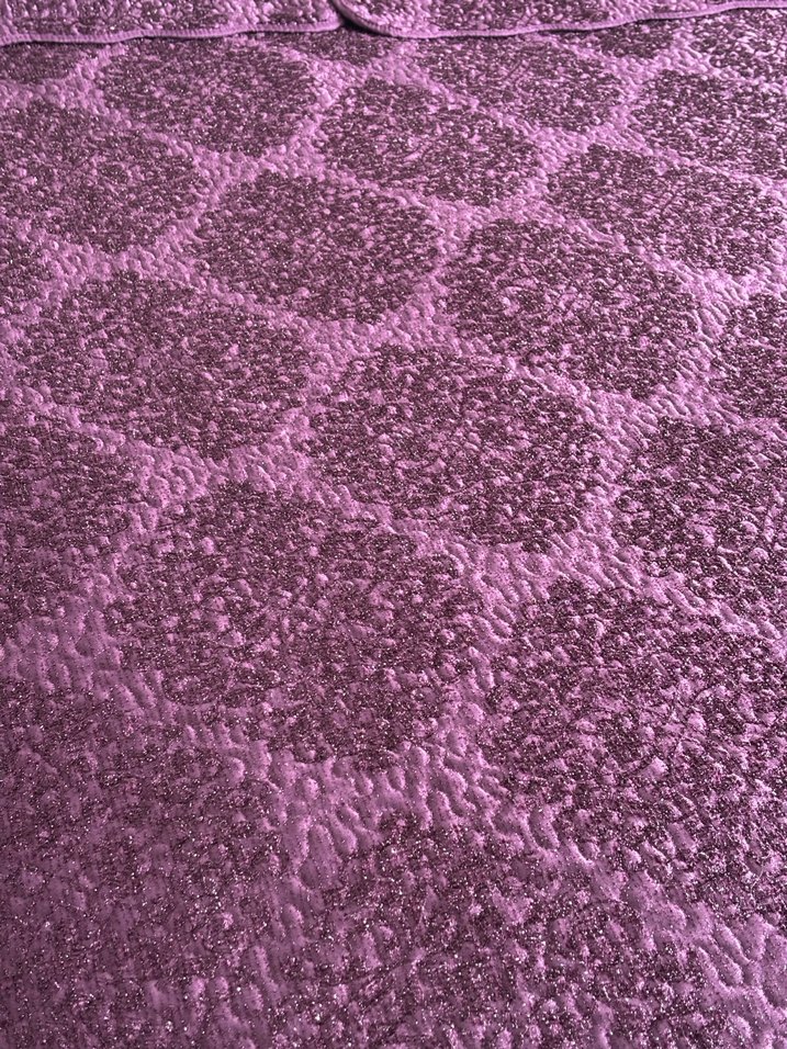 Koyu Mor Desenli Yatak Örtüsü - Görsel 3