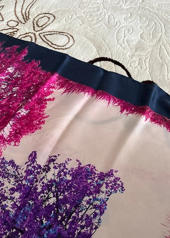 Armine ipek eşarp - Görsel 4