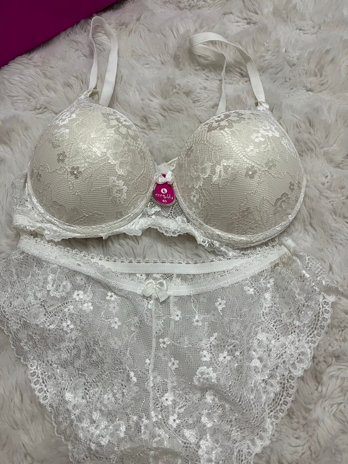 İşlemeli Beyaz Bohem Sütyen Takımı - Görsel 2