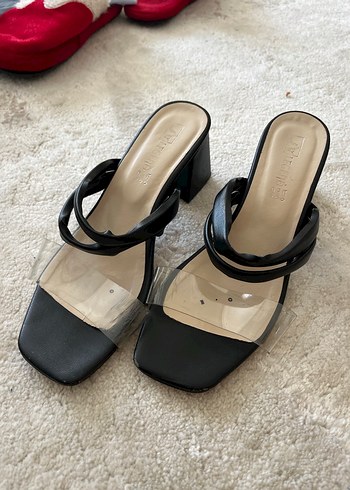 Tokalı Siyah Yılan Desenli Blok Topuk Terlik - Görsel 4