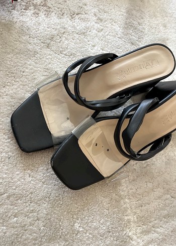 Tokalı Siyah Yılan Desenli Blok Topuk Terlik - Görsel 2