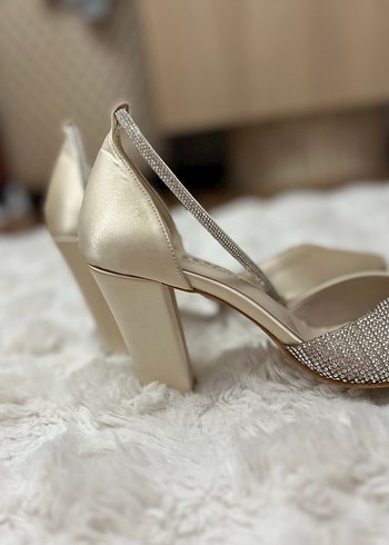 Beyaz Pul Detaylı Kadın Topuklu Abiye Ayakkabı - Görsel 4