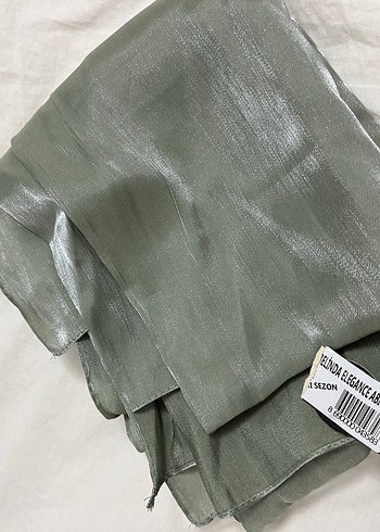 Kadın Parlak Haki Saten Şal - Görsel 3