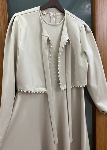 Düğmeli Uzun Beyaz Kadın Elbise - Görsel 6