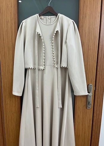 Düğmeli Uzun Beyaz Kadın Elbise - Görsel 5