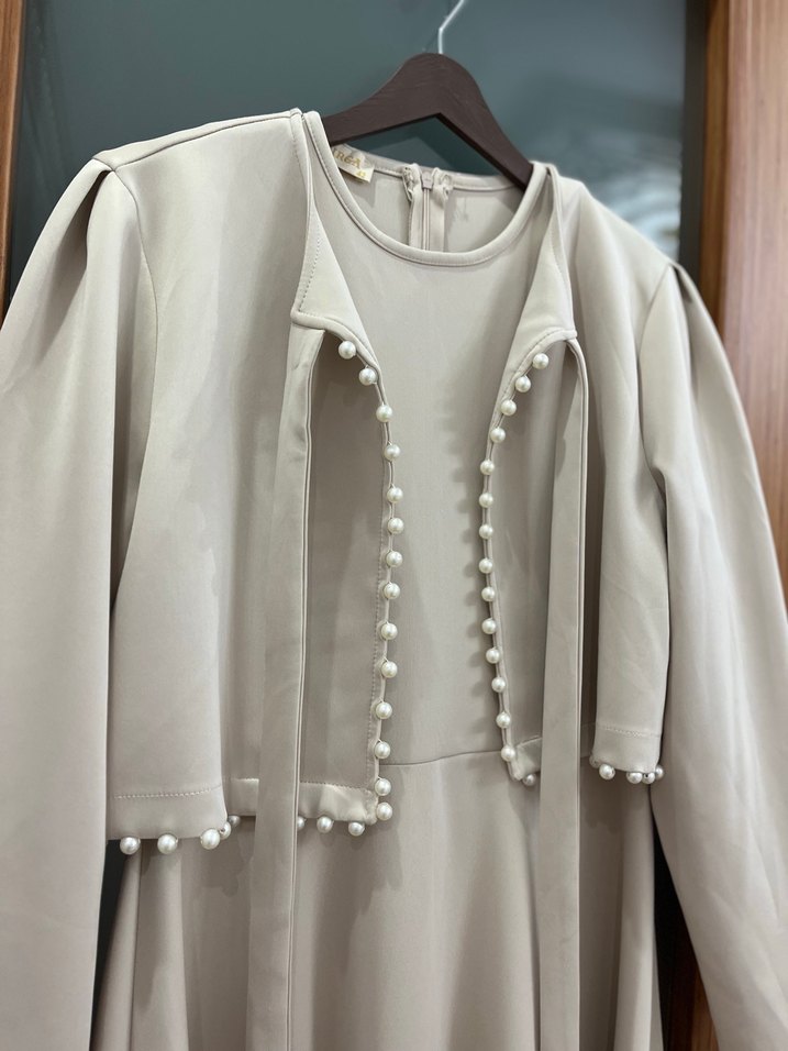 Düğmeli Uzun Beyaz Kadın Elbise - Görsel 4