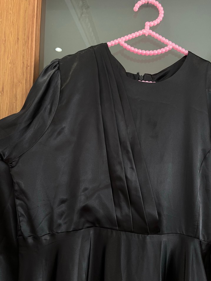 Siyah Uzun Saten Kadın Elbise - Görsel 2