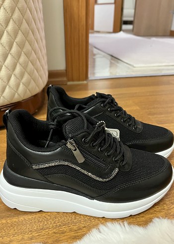 Siyah Yılan Desenli Dolgu Topuklu Kadın Spor Ayakkabı - Görsel 6