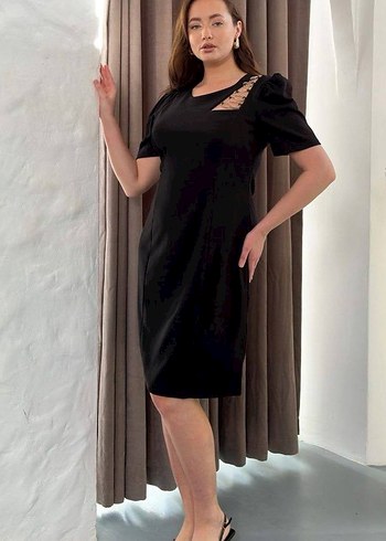 Kemer Detaylı Siyah Midi Elbise - Görsel 4