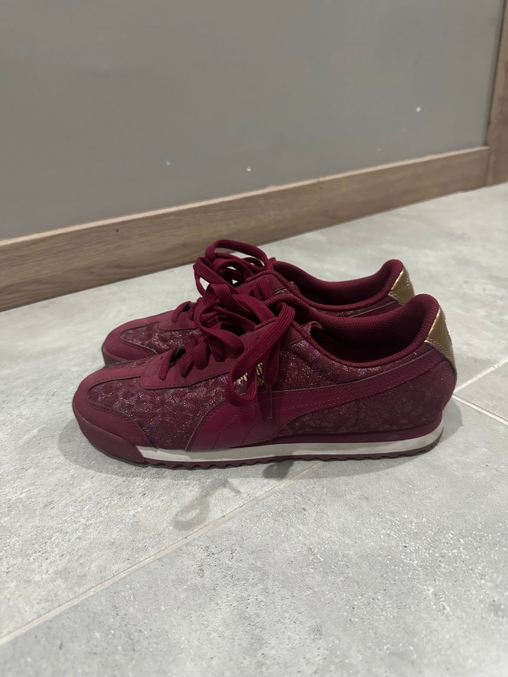 Bordo Yılan Desenli Dolgu Topuklu Spor Ayakkabı - Görsel 3