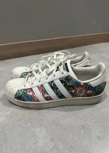 39,5 Beden Renkli Desenli Beyaz Adidas Bağcıklı Spor Ayakkabı