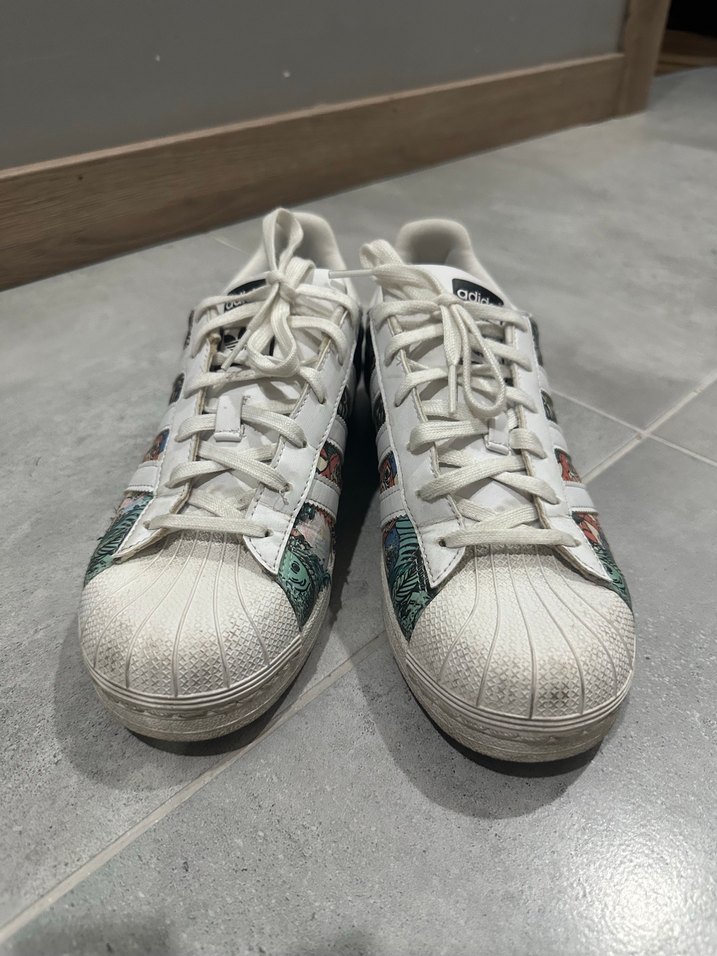 Renkli Desenli Beyaz Adidas Bağcıklı Spor Ayakkabı - Görsel 4