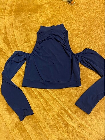 Crop omuz detaylı body