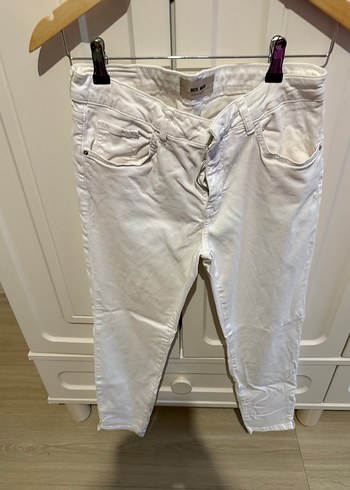 Love Moschino Beyaz Pamuklu Kemerli Normal Kesim Kadin Jean Mos Moch