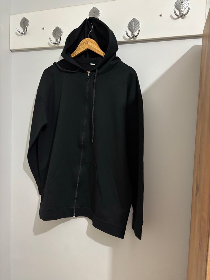 Siyah Kapüşonlu Fermuarlı Sweatshirt - Görsel 3