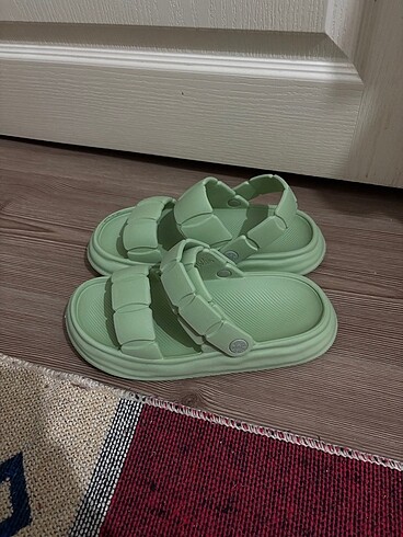37 Beden yeşil Renk Hem terlik hem sandalet