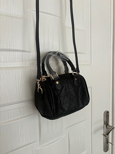 Louis Vuitton Mini lv çanta